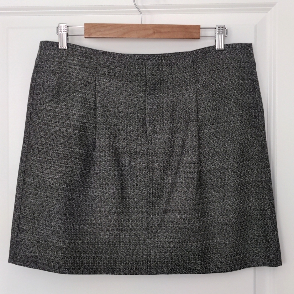 Ann Taylor Straight Short Textured Skirt Zip Close Front size 10